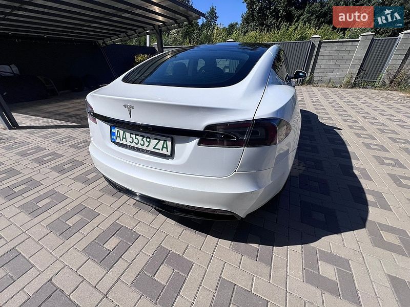 Ліфтбек Tesla Model S 2021 в Києві