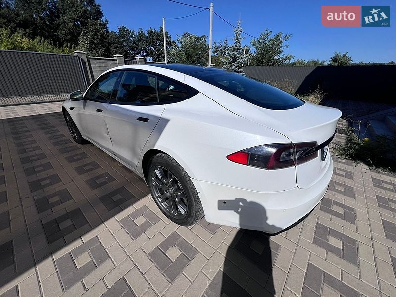 Ліфтбек Tesla Model S 2021 в Києві