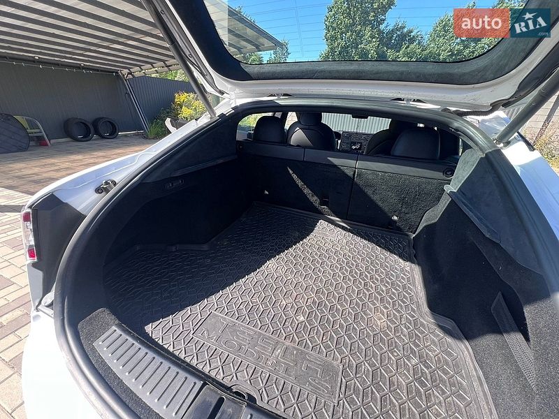 Ліфтбек Tesla Model S 2021 в Києві