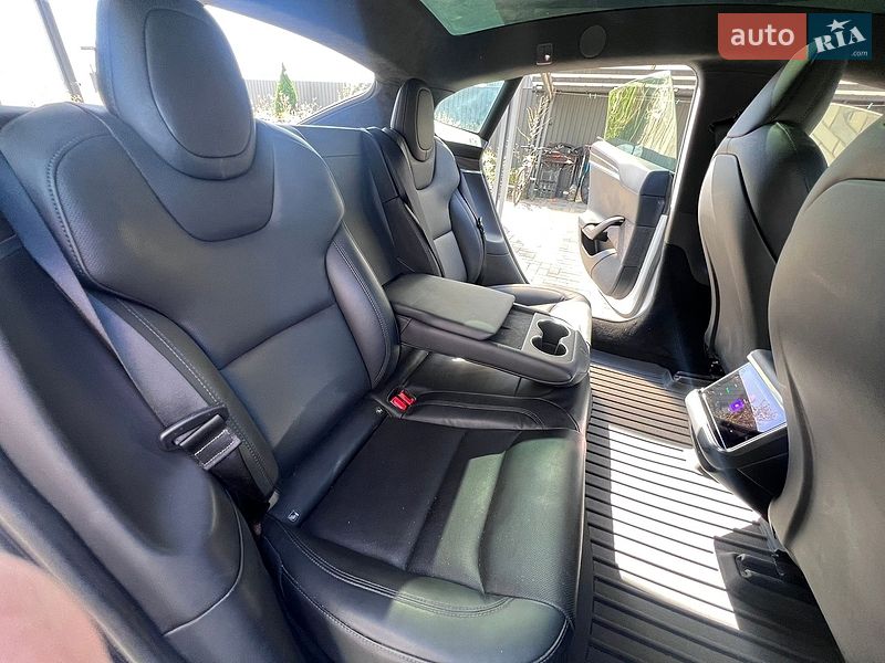 Ліфтбек Tesla Model S 2021 в Києві