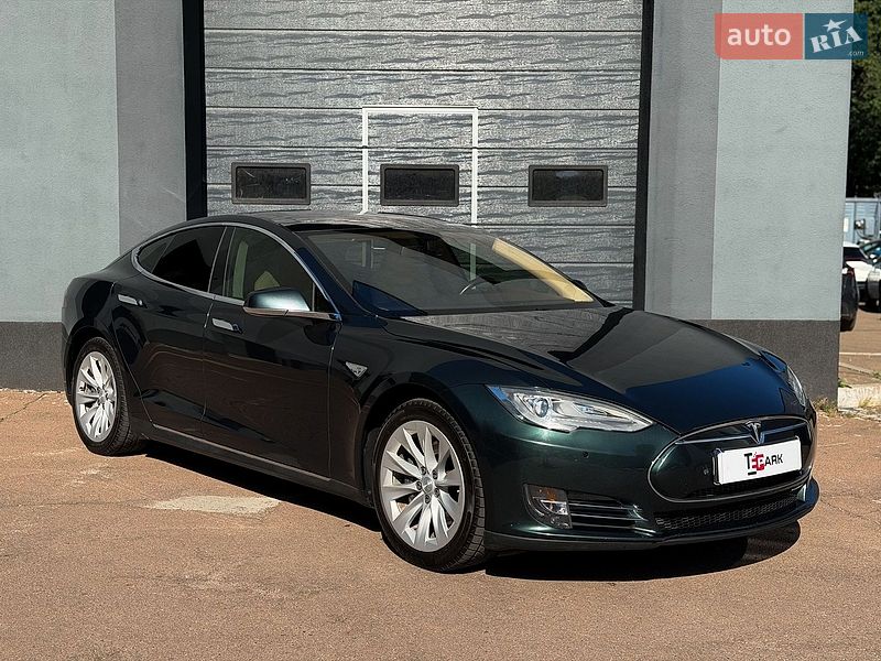 Лифтбек Tesla Model S 2013 в Киеве