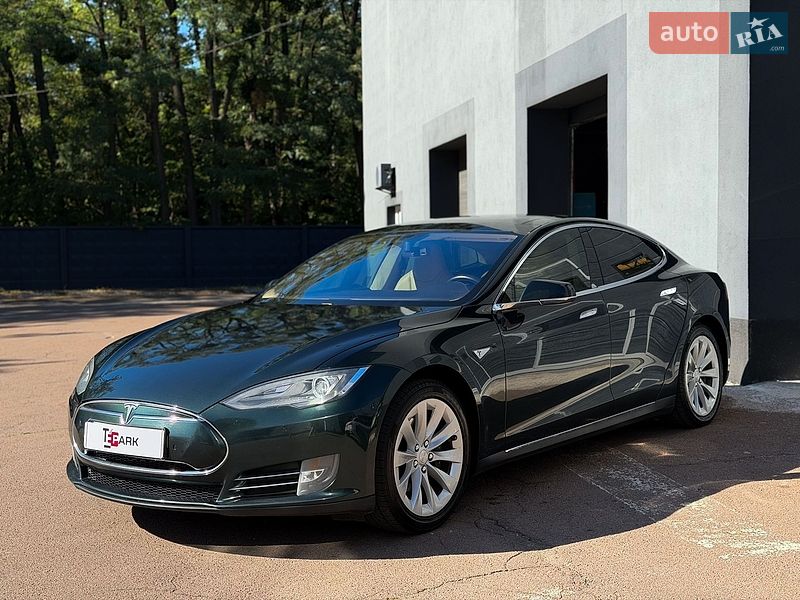 Лифтбек Tesla Model S 2013 в Киеве