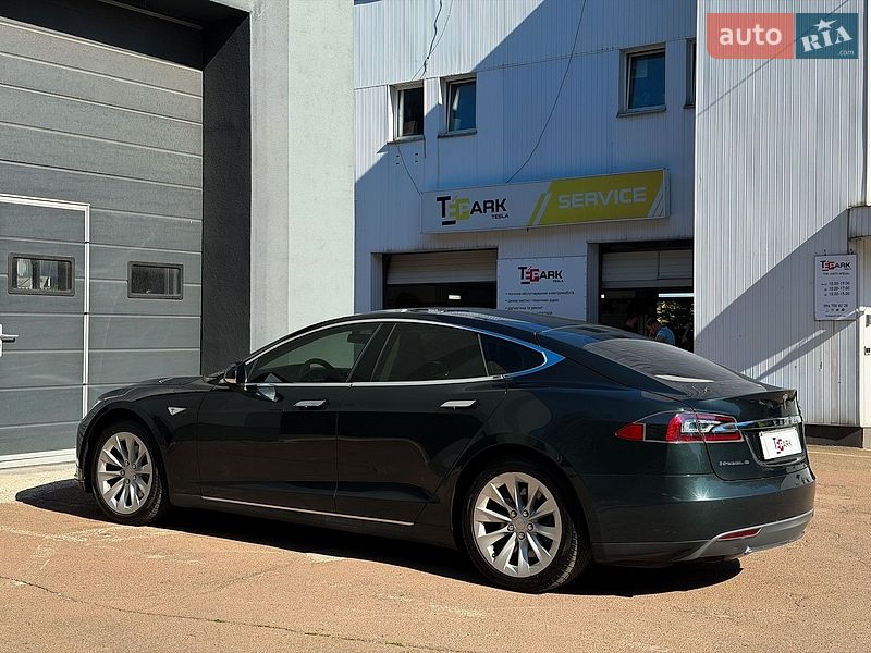 Лифтбек Tesla Model S 2013 в Киеве