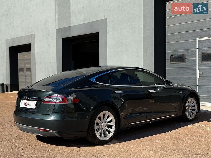 Лифтбек Tesla Model S 2013 в Киеве