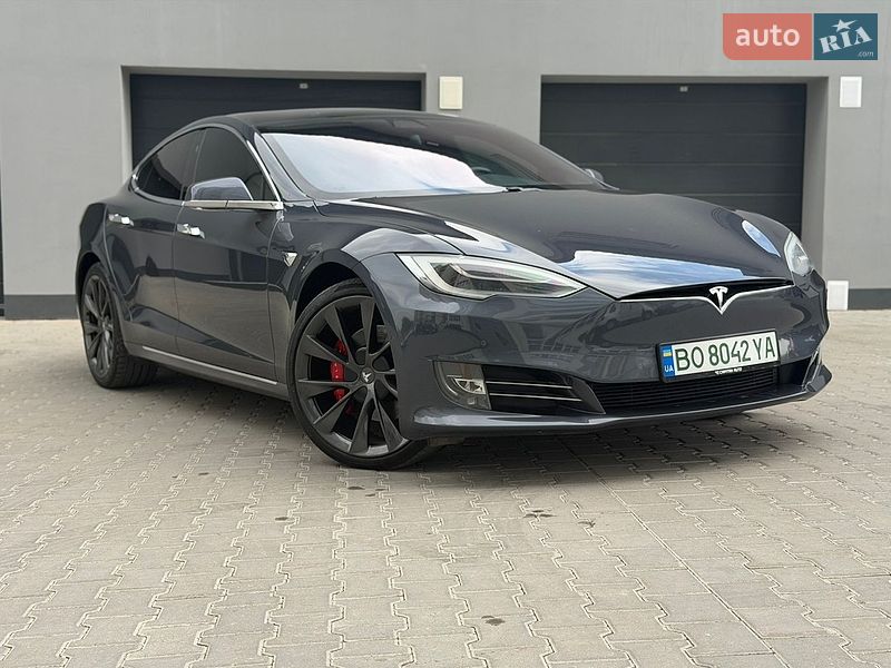 Tesla Model S 2020