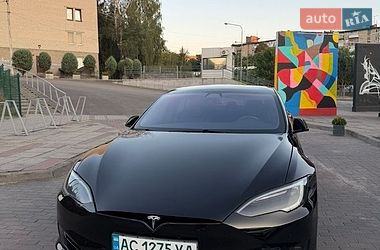 Лифтбек Tesla Model S 2017 в Луцке