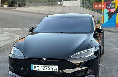 Лифтбек Tesla Model S 2017 в Луцке