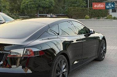Лифтбек Tesla Model S 2017 в Луцке