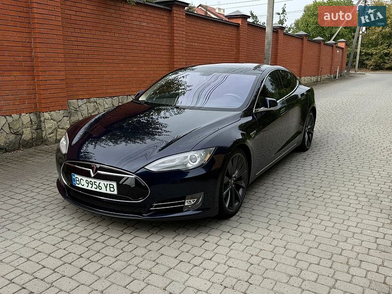 Tesla Model S, фото из объявления