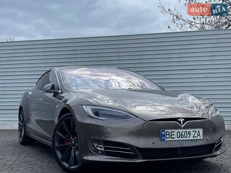 Ліфтбек Tesla Model S 2016 в Миколаєві