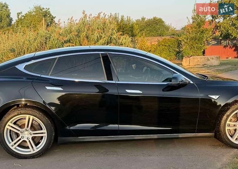 Лифтбек Tesla Model S 2014 в Одессе