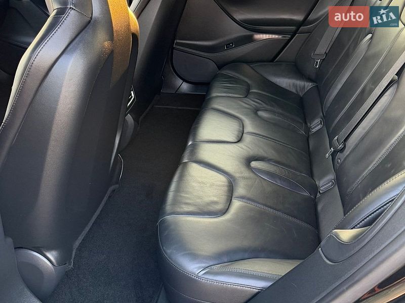 Ліфтбек Tesla Model S 2014 в Одесі