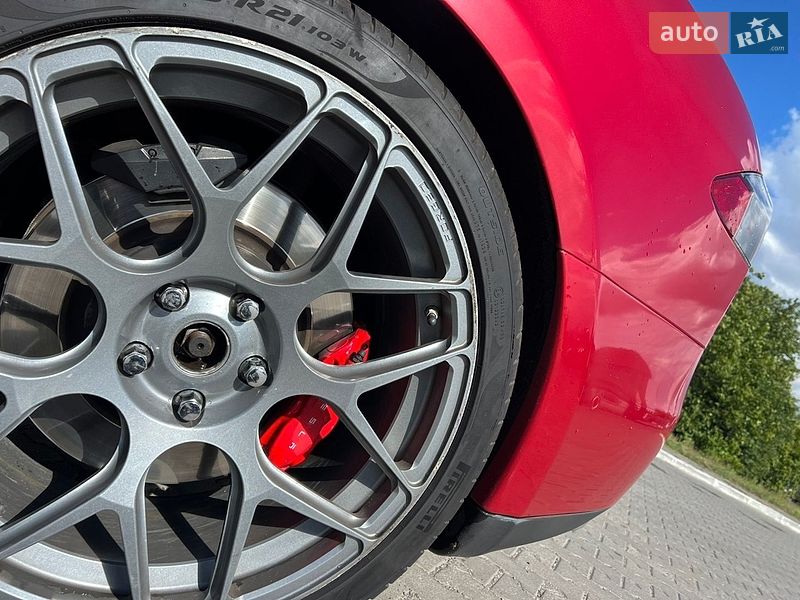 Лифтбек Tesla Model S 2014 в Луцке