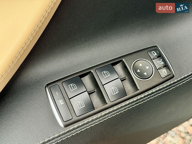 Ліфтбек Tesla Model S 2013 в Полтаві