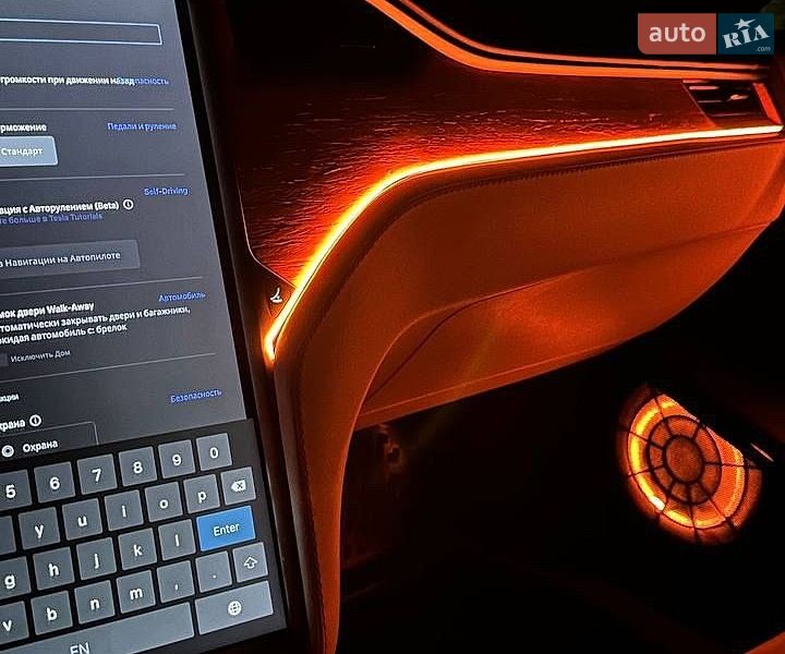 Ліфтбек Tesla Model S 2019 в Львові