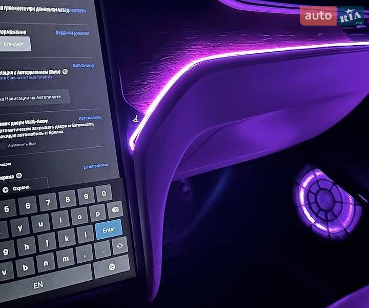 Ліфтбек Tesla Model S 2019 в Львові
