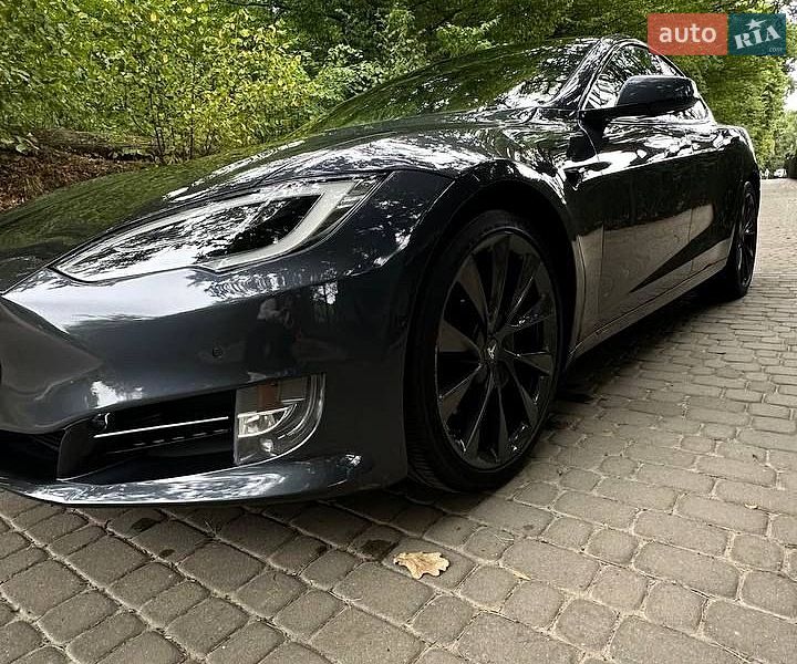 Ліфтбек Tesla Model S 2019 в Львові