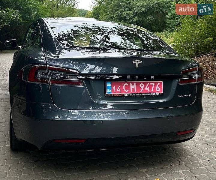 Ліфтбек Tesla Model S 2019 в Львові