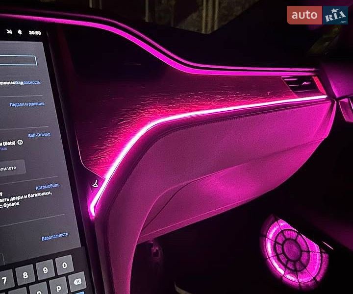 Ліфтбек Tesla Model S 2019 в Львові