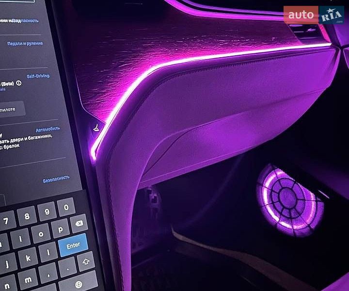 Ліфтбек Tesla Model S 2019 в Львові