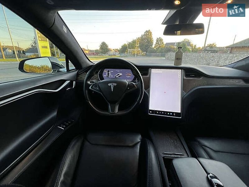 Tesla Model S 2018