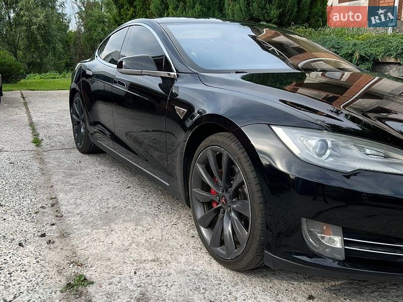 Лифтбек Tesla Model S 2014 в Обухове