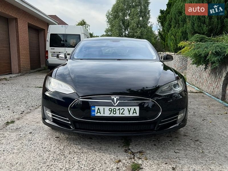 Лифтбек Tesla Model S 2014 в Обухове