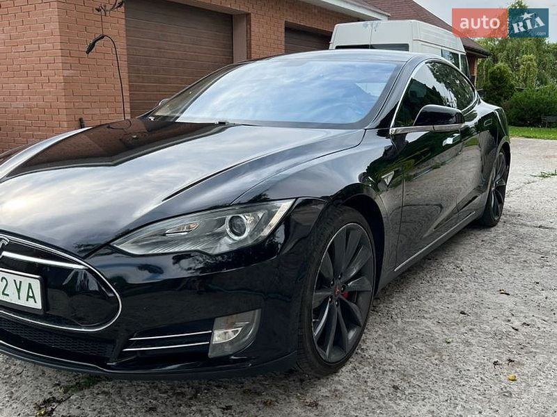 Лифтбек Tesla Model S 2014 в Обухове