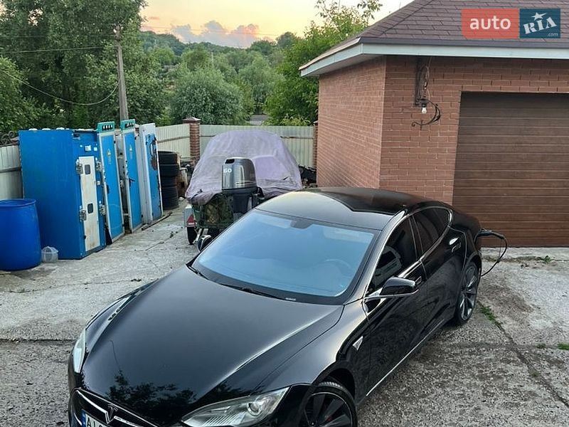 Лифтбек Tesla Model S 2014 в Обухове