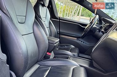 Ліфтбек Tesla Model S 2017 в Івано-Франківську