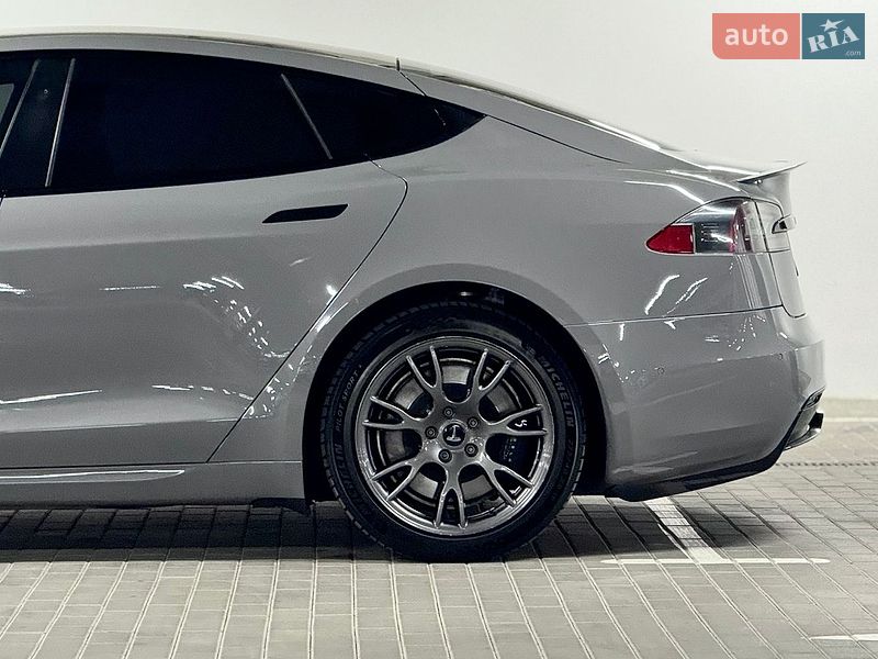 Ліфтбек Tesla Model S 2021 в Києві