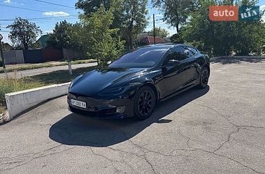 Лифтбек Tesla Model S 2018 в Запорожье