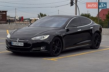 Лифтбек Tesla Model S 2015 в Тернополе