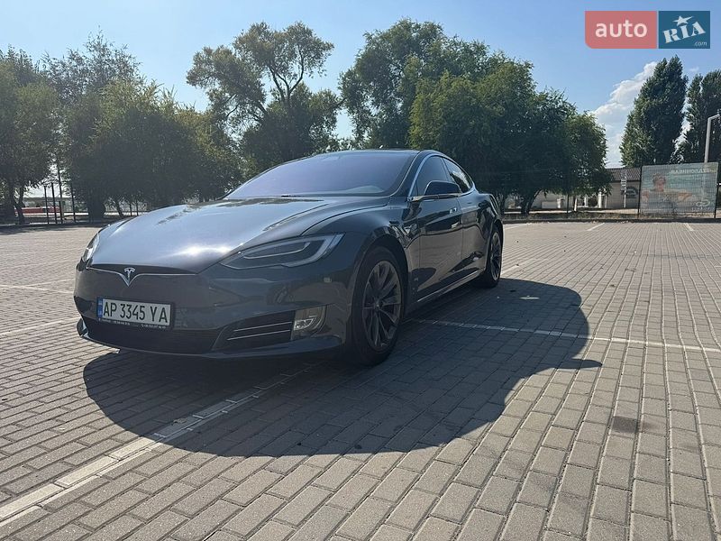 Ліфтбек Tesla Model S 2020 в Дніпрі