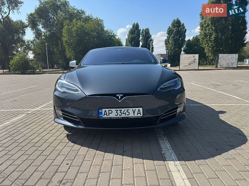 Ліфтбек Tesla Model S 2020 в Дніпрі