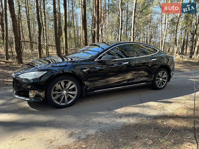 Tesla Model S 2016