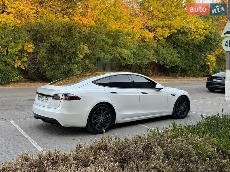 Ліфтбек Tesla Model S 2021 в Дніпрі фото 18 Ліфтбек Tesla Model S 2021 в Дніпрі