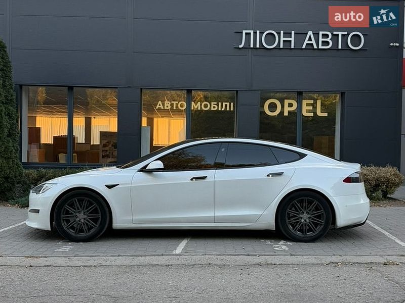 Ліфтбек Tesla Model S 2021 в Дніпрі фото 27 Ліфтбек Tesla Model S 2021 в Дніпрі