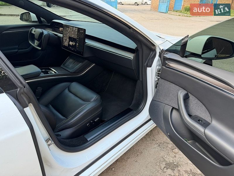 Ліфтбек Tesla Model S 2021 в Дніпрі фото 32 Ліфтбек Tesla Model S 2021 в Дніпрі