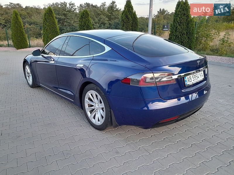 Лифтбек Tesla Model S 2016 в Виннице