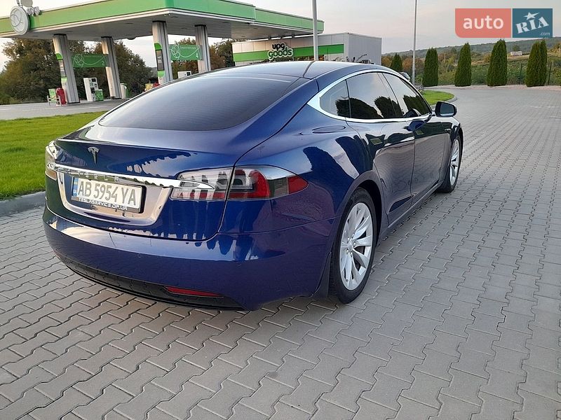 Лифтбек Tesla Model S 2016 в Виннице