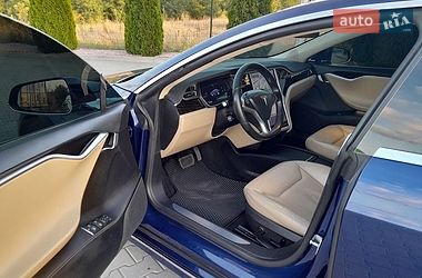 Лифтбек Tesla Model S 2016 в Виннице