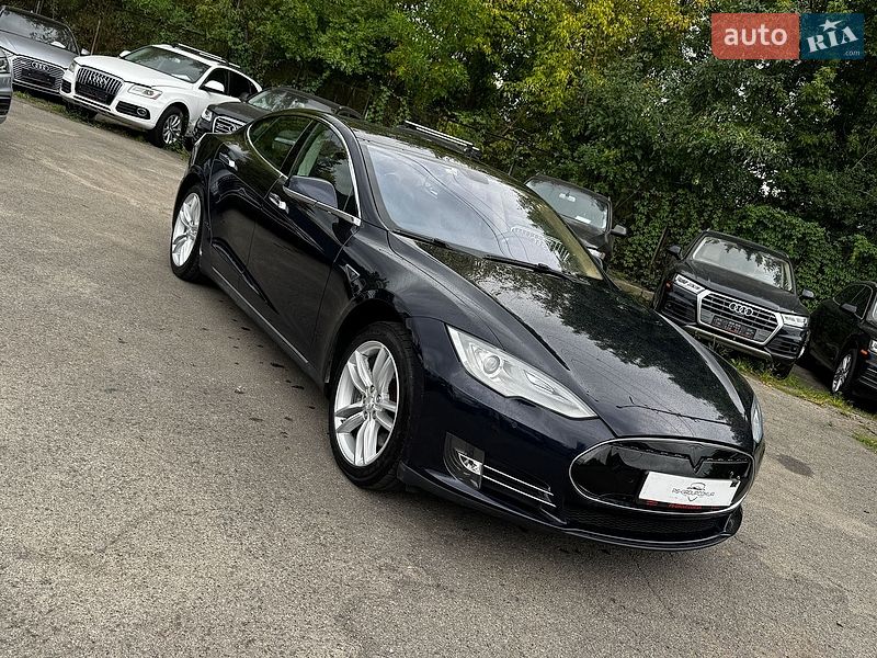 Лифтбек Tesla Model S 2013 в Луцке
