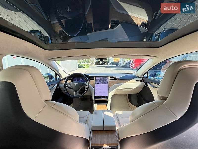 Лифтбек Tesla Model S 2018 в Виннице