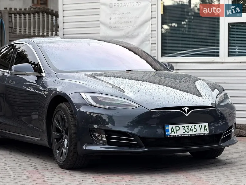 Tesla Model S 2020