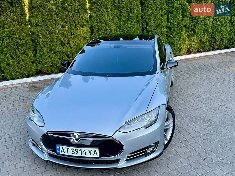 Лифтбек Tesla Model S 2013 в Трускавце