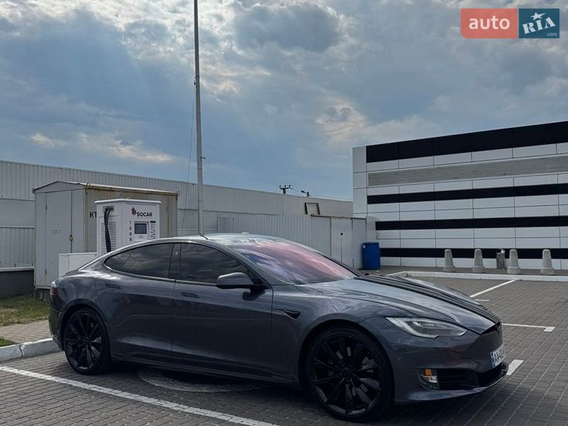 Ліфтбек Tesla Model S 2018 в Києві