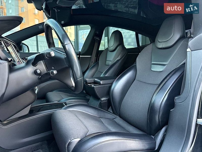 Ліфтбек Tesla Model S 2018 в Києві