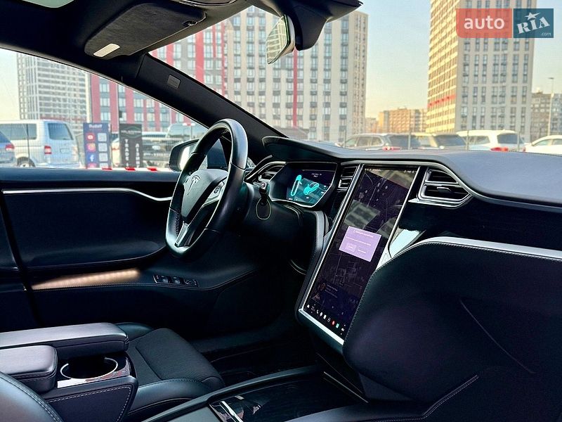 Ліфтбек Tesla Model S 2018 в Києві