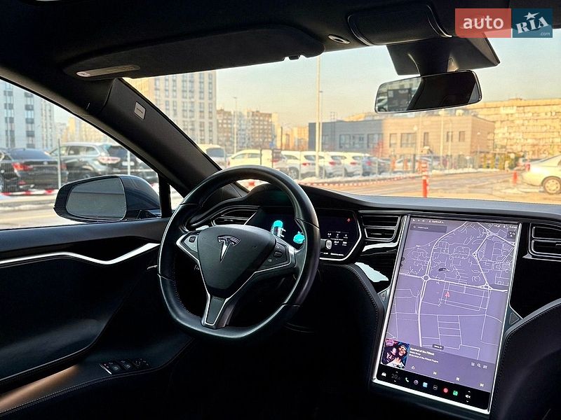 Ліфтбек Tesla Model S 2018 в Києві